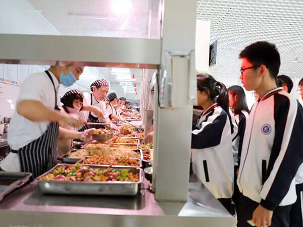 食堂承包：怎么注重食品安全，吃上放心飯菜？